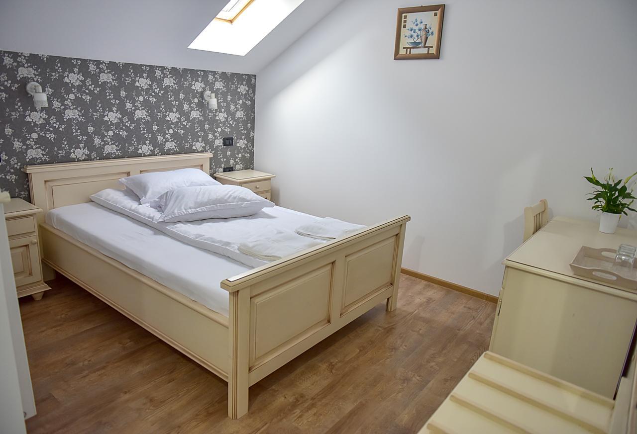 San Grecu House Apartment ฟาการาช ภายนอก รูปภาพ