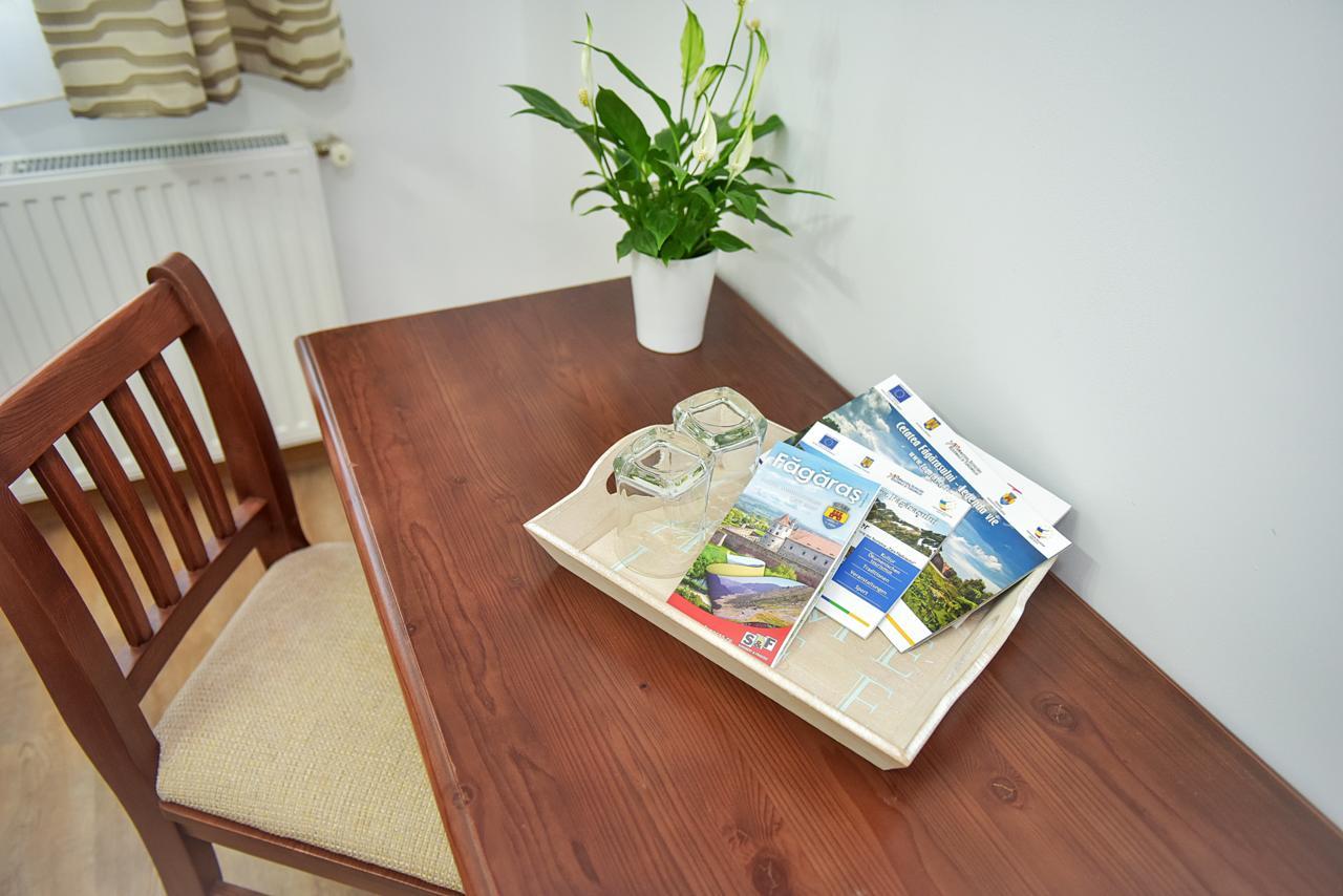 San Grecu House Apartment ฟาการาช ภายนอก รูปภาพ